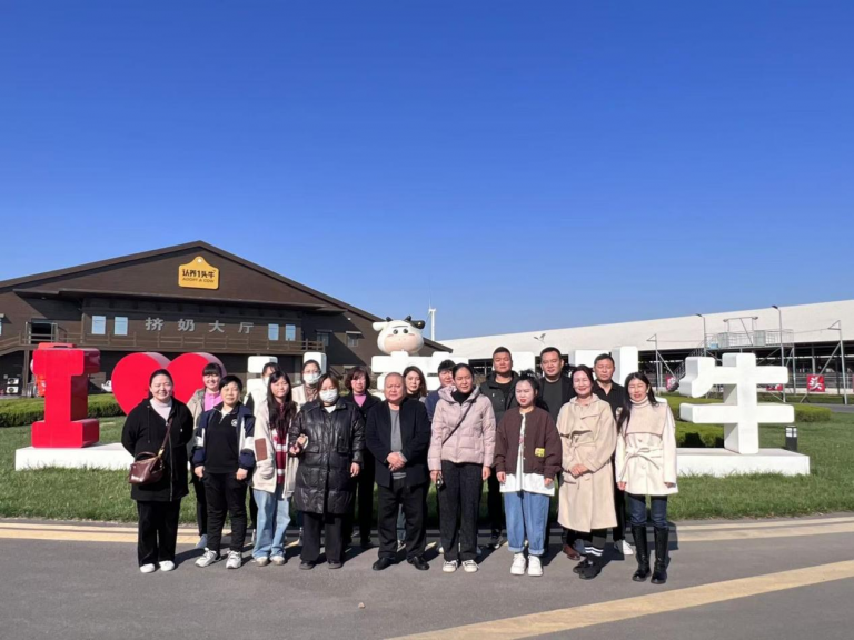 故城县青少年学生校外活动中心赴河北康宏牧业有限公司开展研学活动